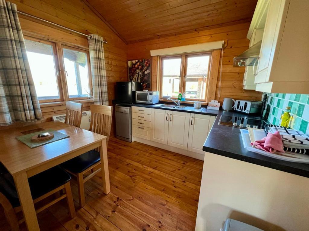 Reeds Lodge, Lake Pochard South Cerney Exterior foto